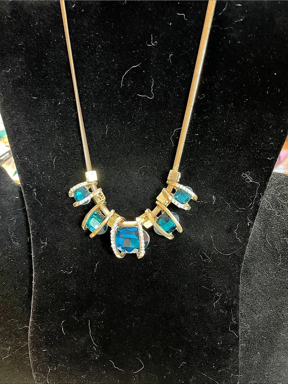 Blue Pendant Statement Necklace.   M’s